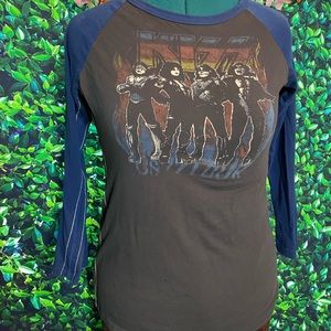 Vintage Inspired Kiss Baseball T-Shirt
